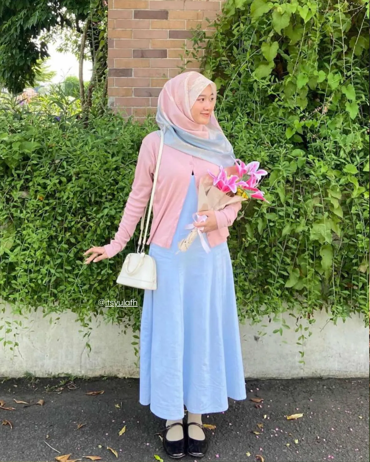 Inspirasi outfit main ke taman